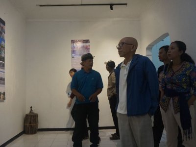 Pameran Puisi Kontemporer BUCIN SINDROM